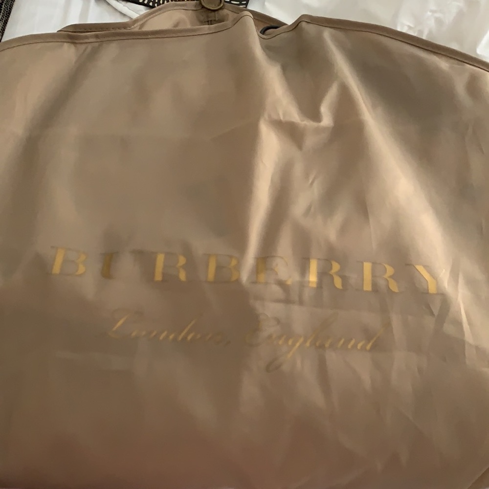 Burberry Authentic New Raincoat - Picture 15 of 15
